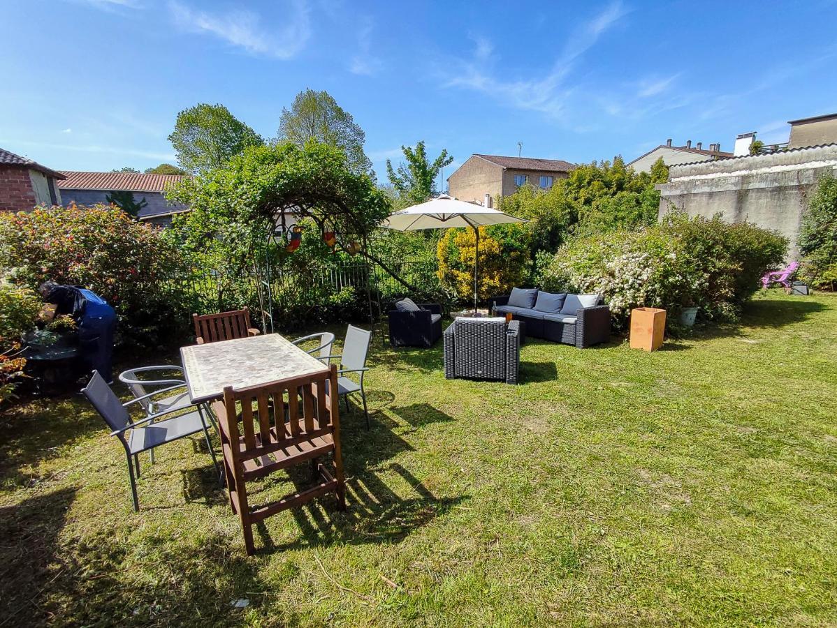 "Le Jardin Sur L'Eau "Chambres D'Hotes Et Appartements Tout Confort Aire-sur-l'Adour Exterior photo